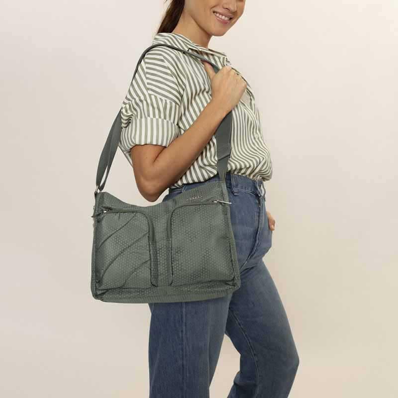 gabol-aitana-bolso-mediano-de-mujer-dise-o-urbano-para-diario image 8