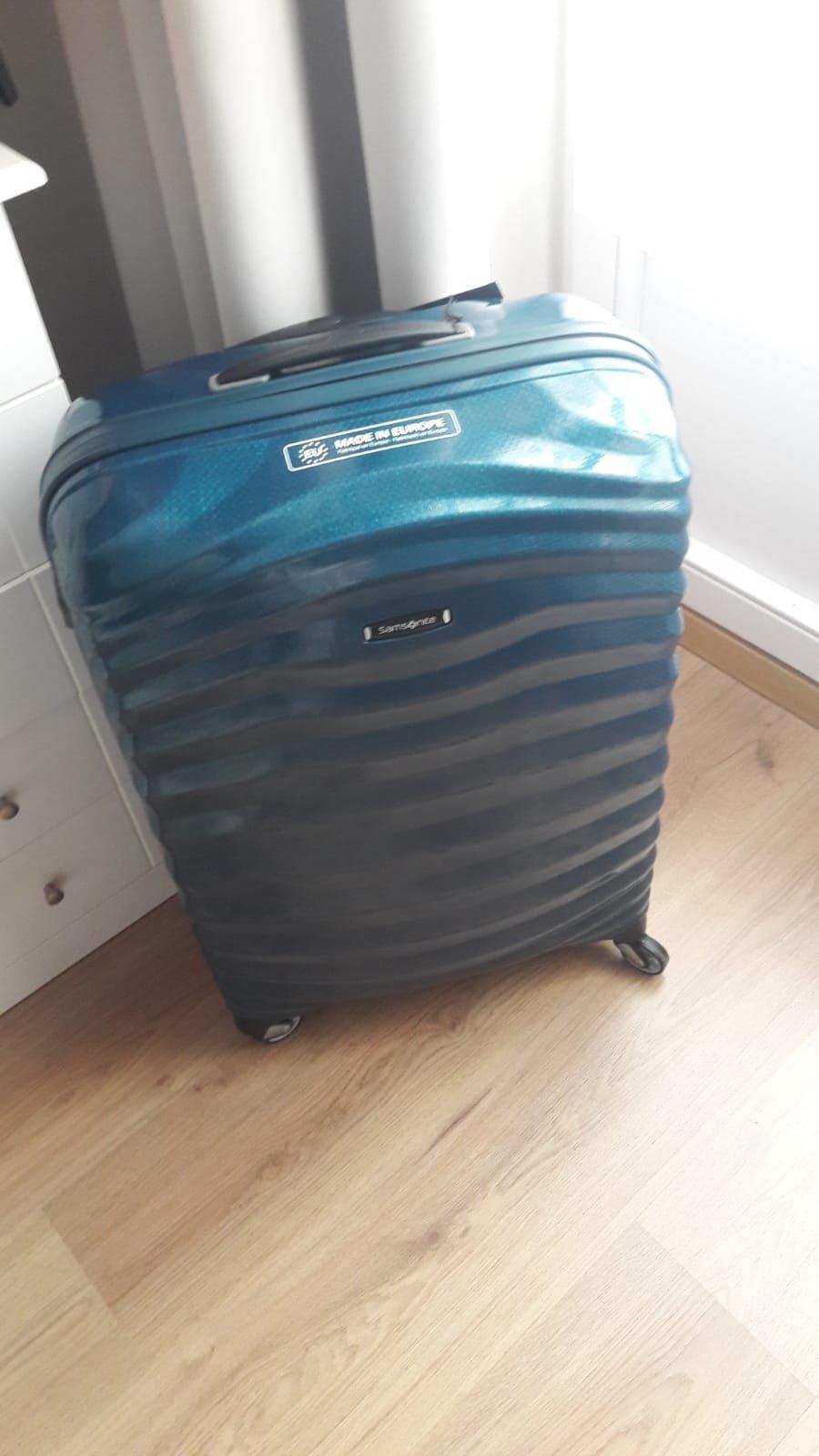 Buena maleta, precio original alto