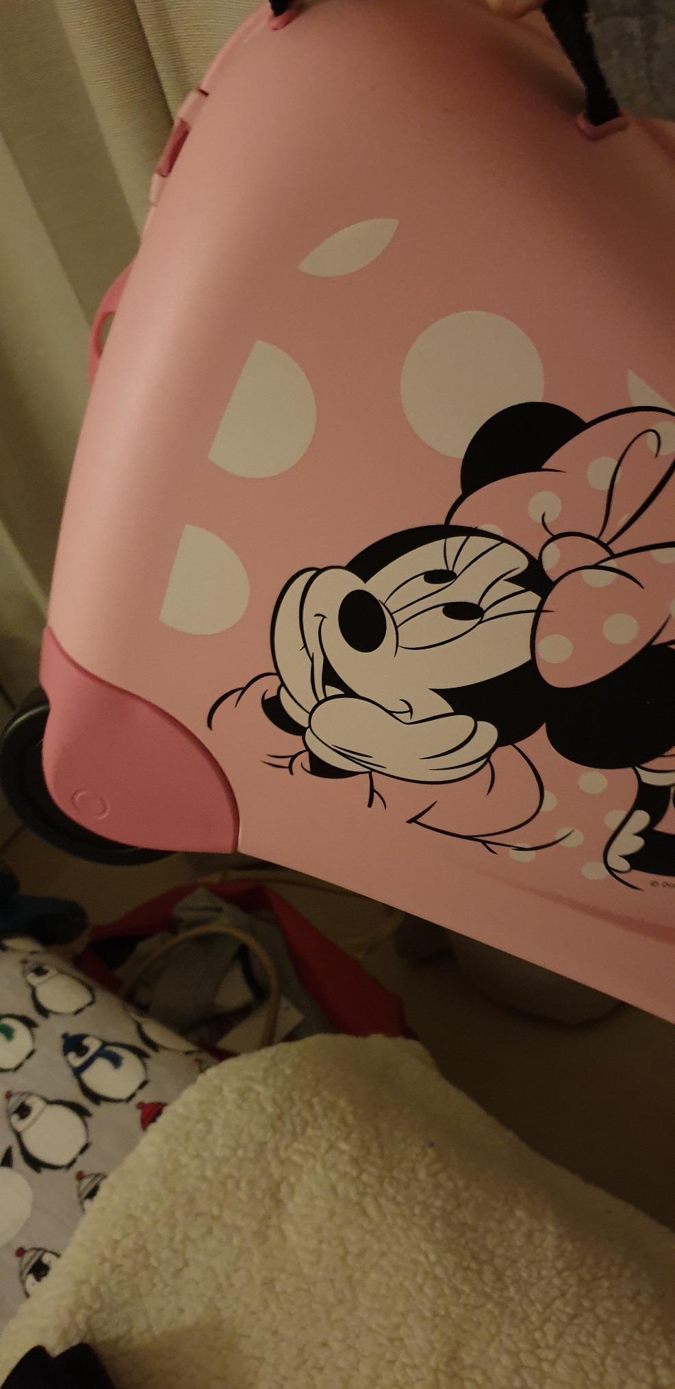 Mi hija viaja con su Minnie